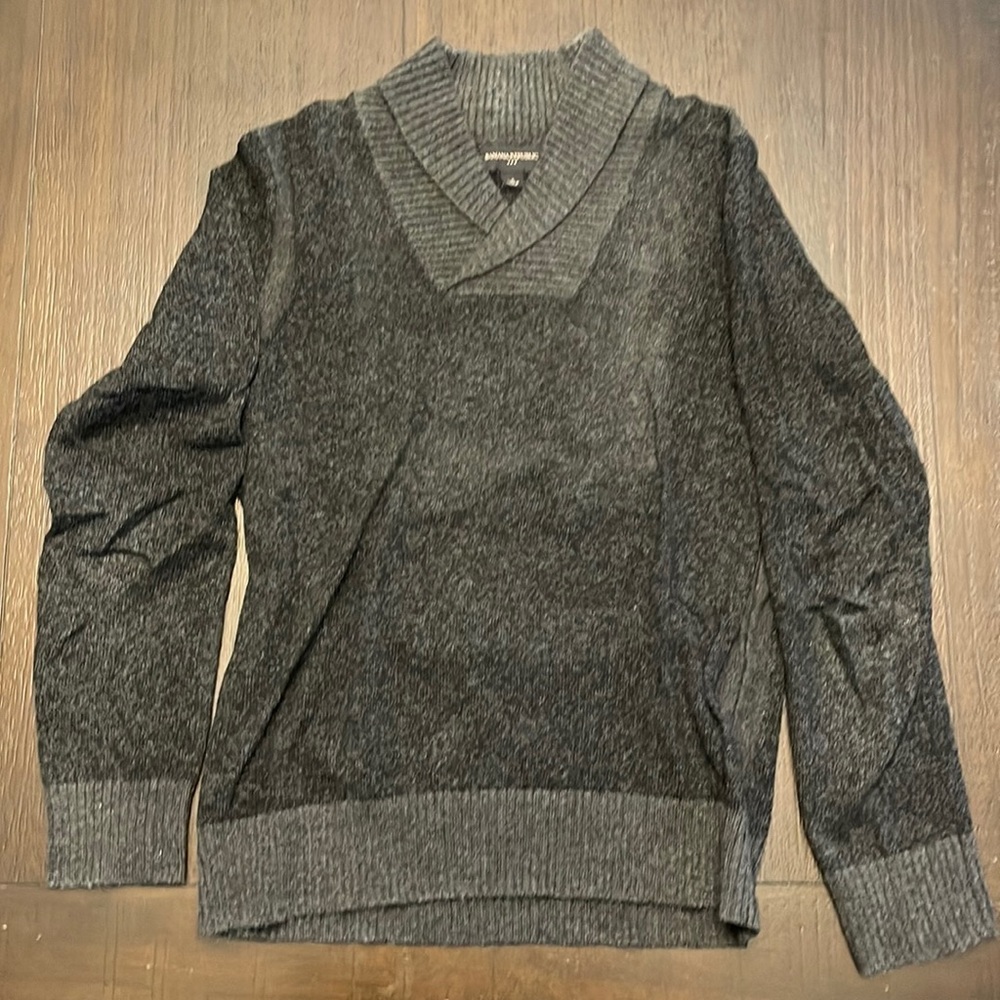 Banana Republic Men’s V-Neck Sweater